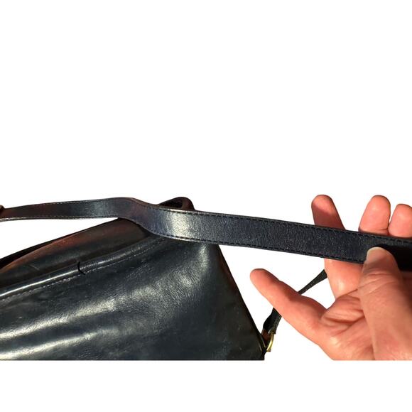 Brighton vintage crossbody bag in navy leather - Picture 4 of 8